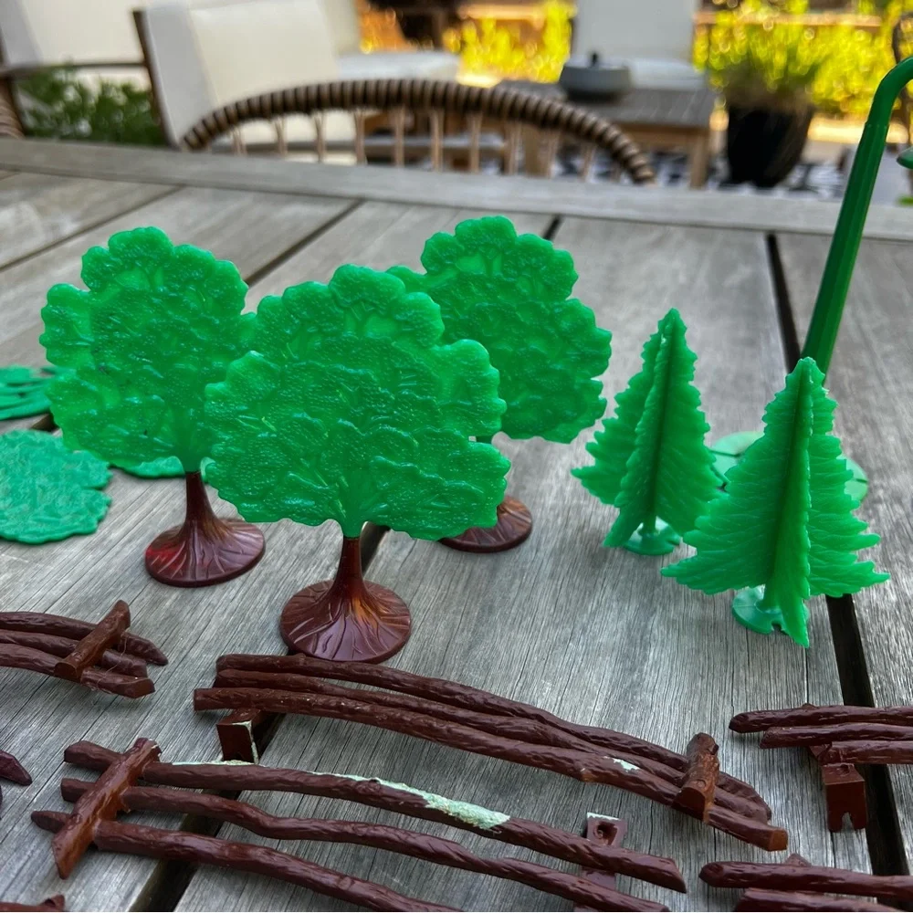 Lot of Vintage Plasticville Fences Trees and Light Posts Bridge *READ